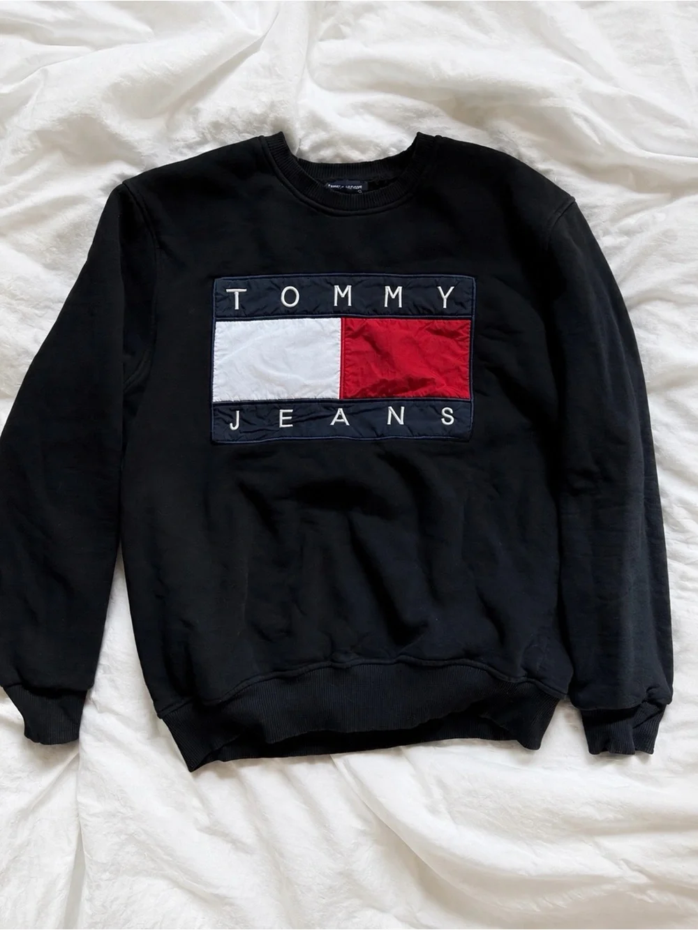 Tommy Hilfiger black logo crewneck